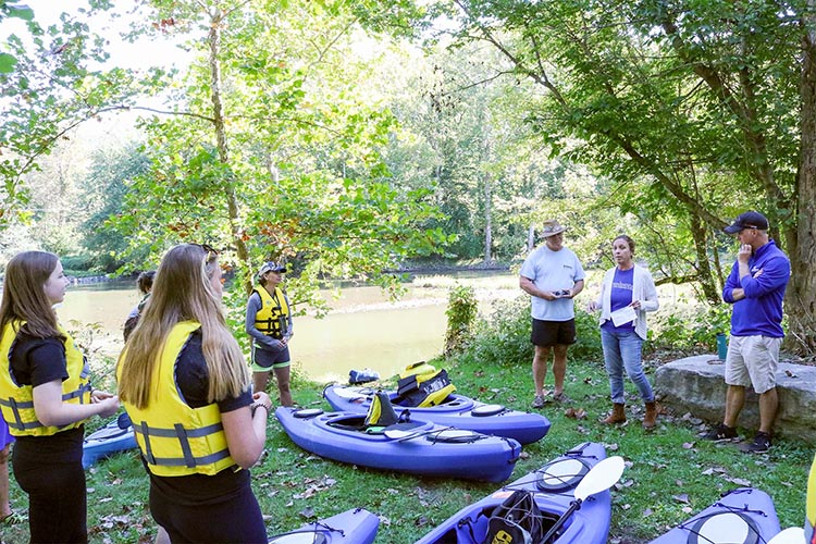 Edison State Kayakers Take Educational Trip Down the Great Miami River