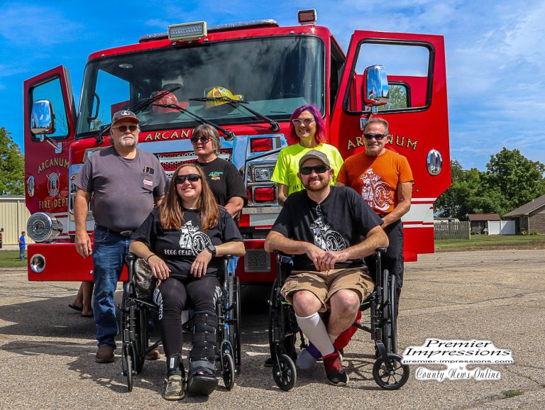 Great support for the injured biker couple!