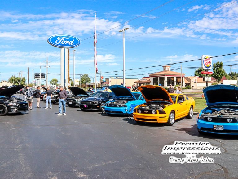 Dave Knapp Ford held their second  Annual Mustang Roundup