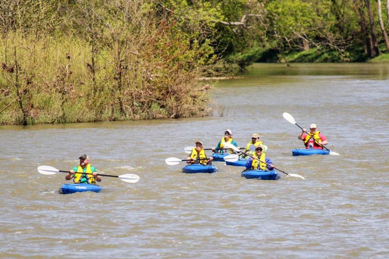 Edison State Kayakers Take Educational Trip Down the Great Miami River