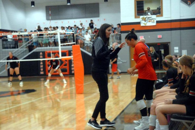 Arcanum takes down MV in four sets