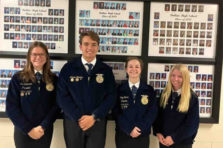 4 Versailles FFA members successfully participated in FFA Job Interview Competition