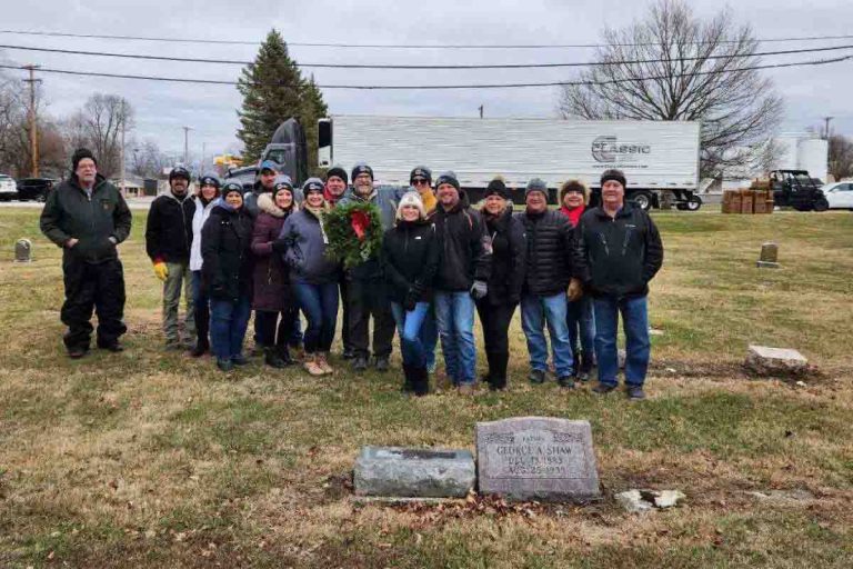 Wreaths Across America in Versailles!